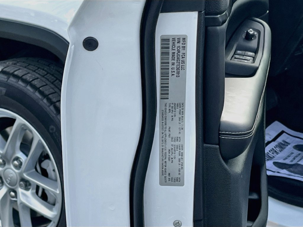New 2026 Jeep Grand Cherokee Laredo X RWD image 30