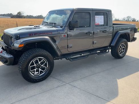 Used 2024 Jeep Gladiator Rubicon AWD/4WD image 5