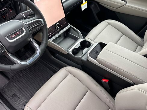 New 2026 GMC Terrain Elevation w/ Elevation Premium Package image 8