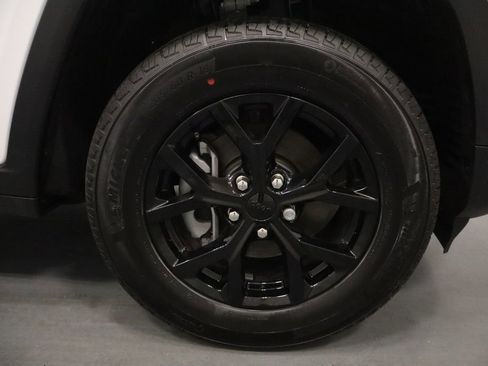 New 2026 Jeep Grand Cherokee Altitude AWD/4WD image 27