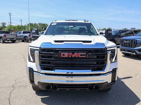 New 2026 GMC Sierra 3500 Pro AWD/4WD image 19