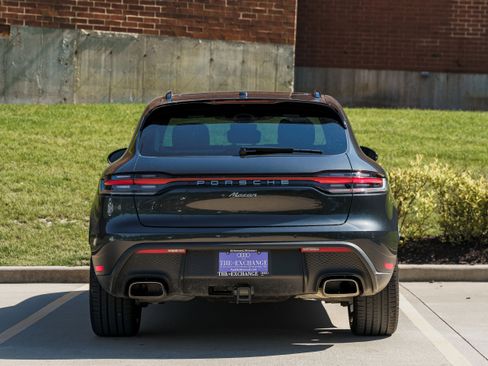 Used 2023 Porsche Macan Turbo AWD/4WD image 28