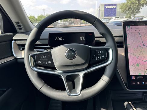 New 2025 Volvo EX90 Plus image 14