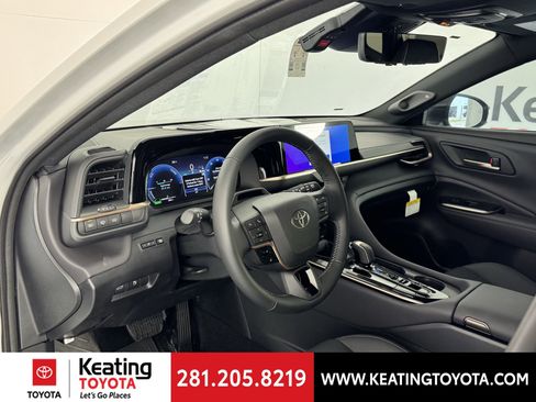 New 2026 Toyota Crown Signia image 2