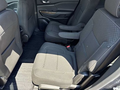 Used 2019 GMC Acadia SLE w/ LPO, Floor Liner Package FWD image 15