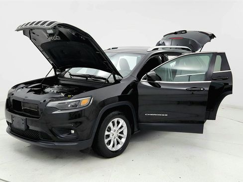 Used 2019 Jeep Cherokee Latitude w/ Popular Appearance Group FWD image 9
