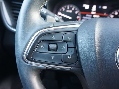 Used 2021 Buick Envision Essence w/ Technology Package I FWD image 7