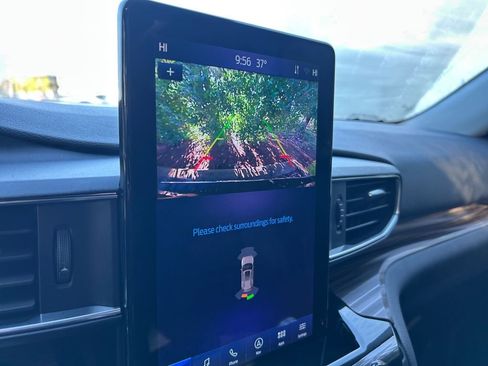 Used 2023 Ford Explorer Limited w/ Limited Technology Package image 19