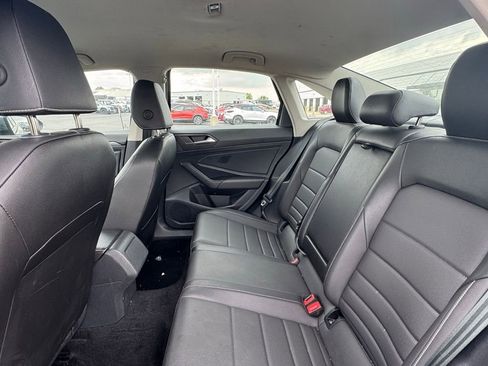 Used 2024 Volkswagen Jetta SE image 14