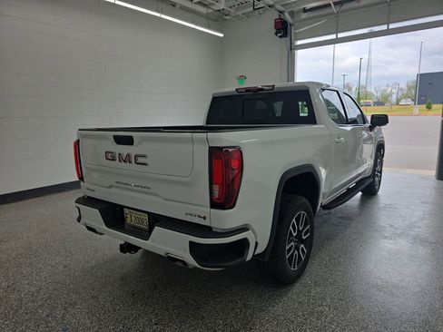 Used 2025 GMC Sierra 1500 AT4 w/ AT4 Premium Package AWD/4WD image 5
