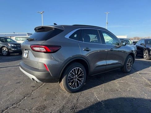 New 2026 Ford Escape SE image 9