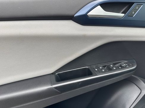 Used 2022 Volkswagen Taos SE image 11