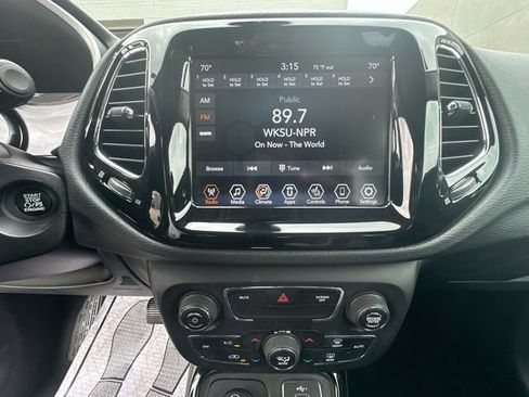 Used 2020 Jeep Compass Limited AWD/4WD image 18