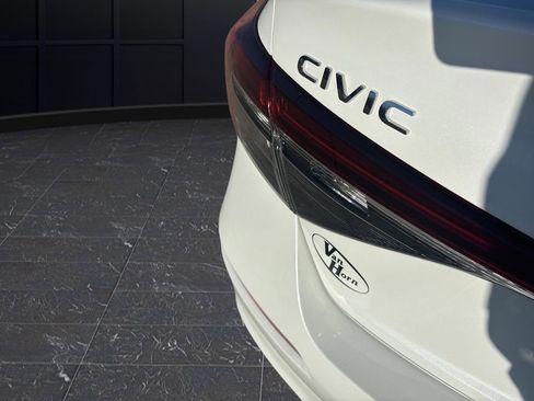 Used 2025 Honda Civic Sport image 28