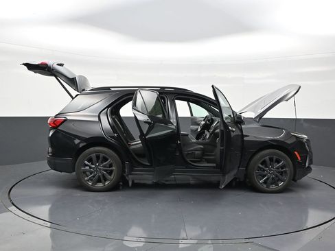 Used 2023 Chevrolet Equinox RS FWD image 29