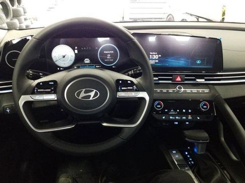 New 2026 Hyundai Elantra Limited image 4