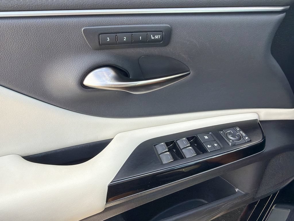 Certified 2024 Lexus ES 350 w/ Premium Package FWD image 29