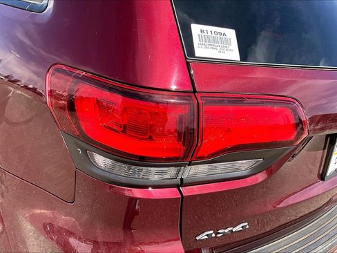 Used 2020 Jeep Grand Cherokee Limited X image 23