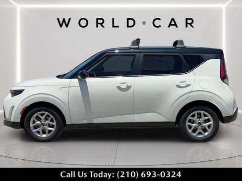 Used 2025 Kia Soul S FWD image 4