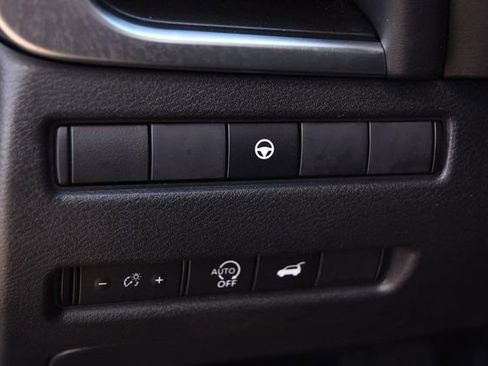 Used 2024 Nissan Rogue SV image 10