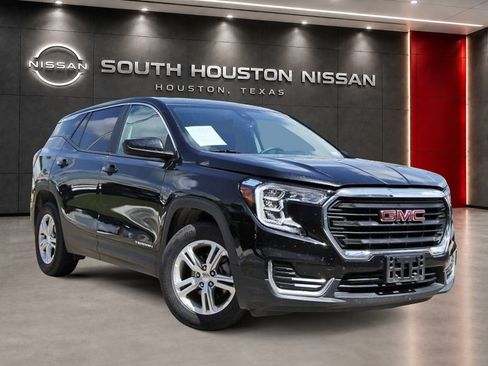 Used 2024 GMC Terrain SLE FWD image 1