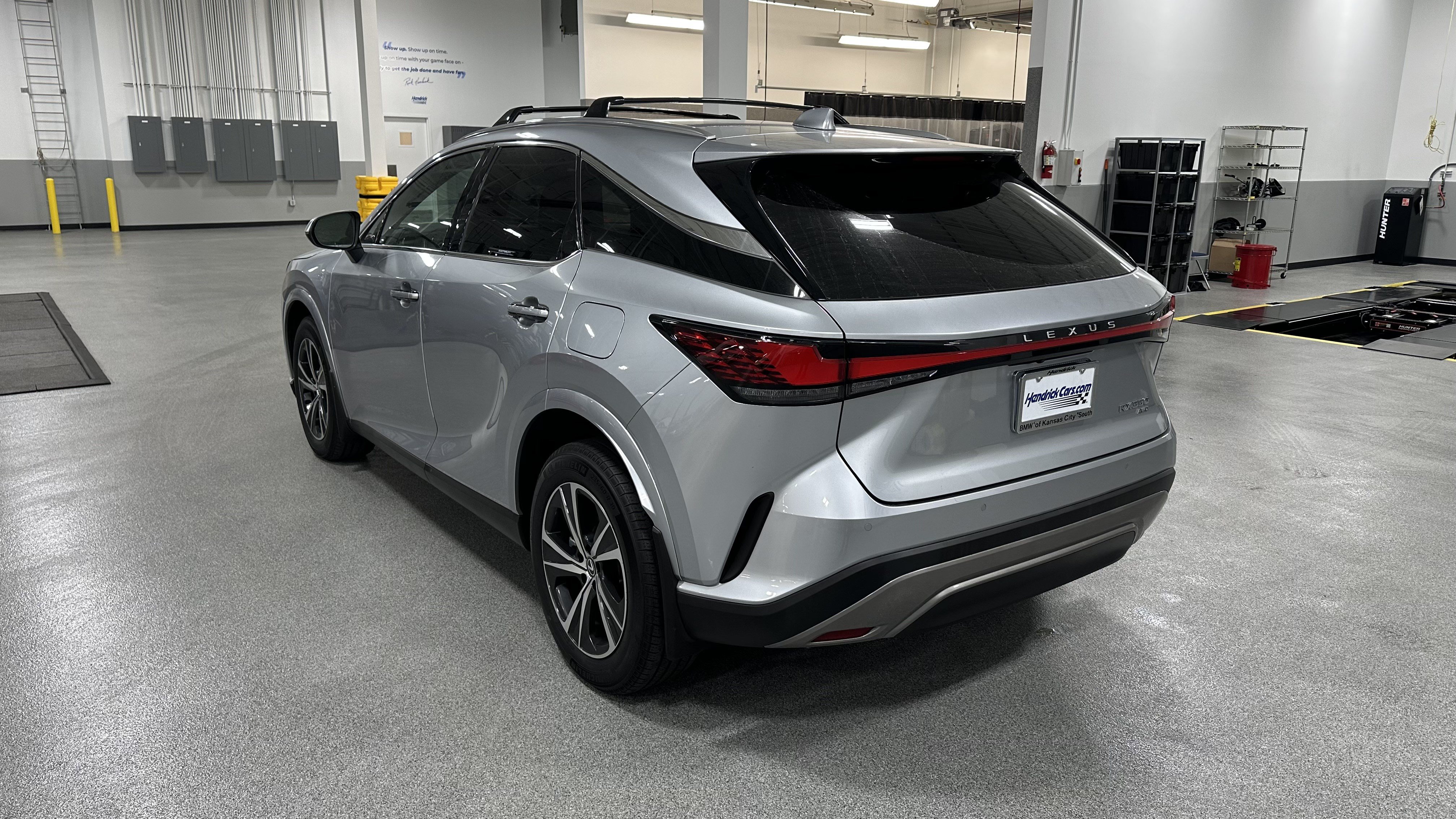 Used 2023 Lexus RX 350 Premium w/ Accessory Package AWD/4WD image 8