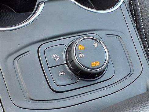 Used 2024 GMC Terrain SLE image 14