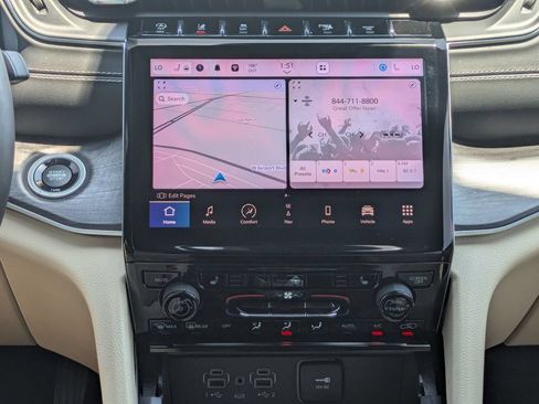 Used 2023 Jeep Grand Cherokee L Limited w/ Luxury Tech Group II RWD image 17
