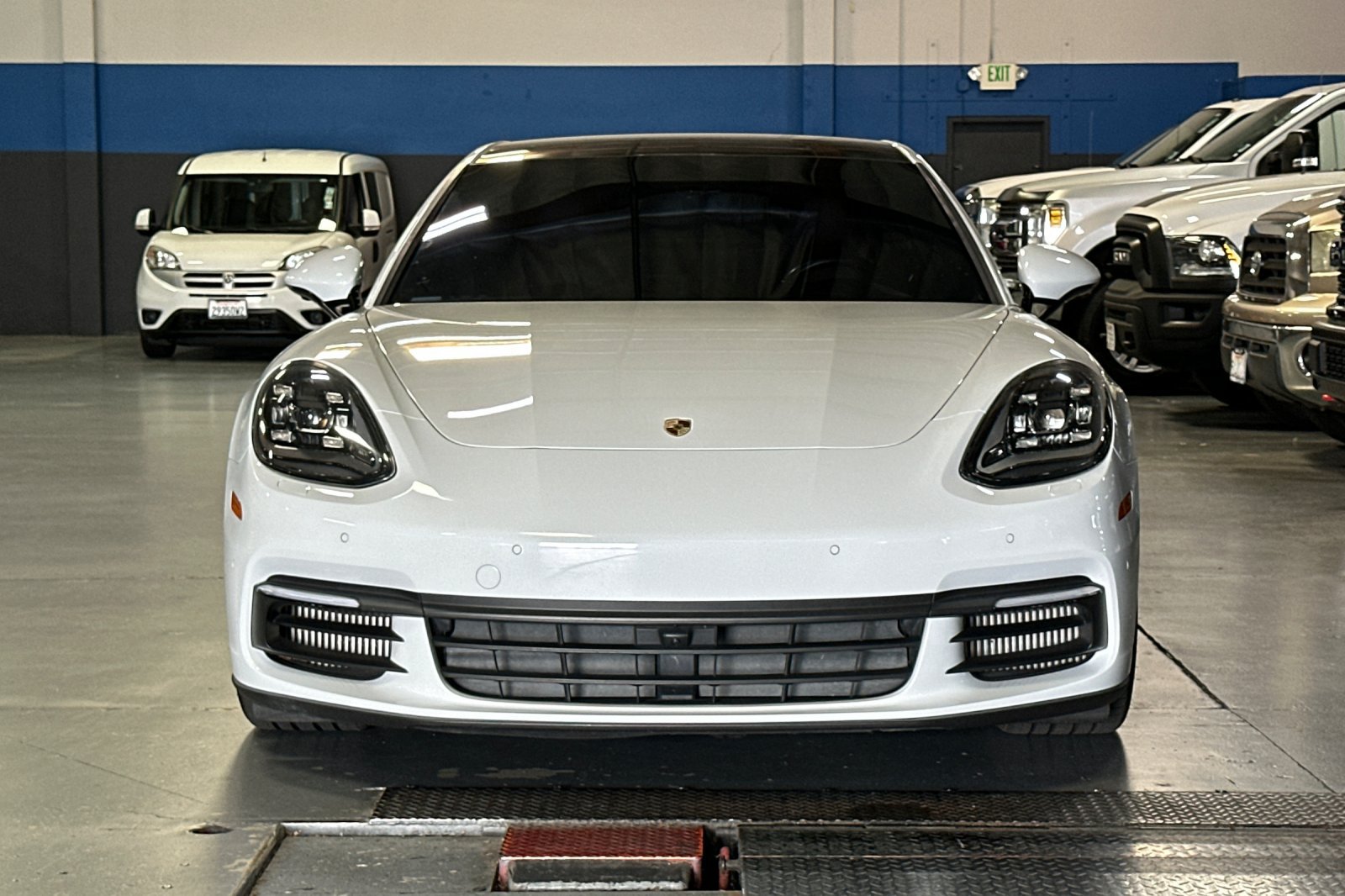 Used 2019 Porsche Panamera 4 AWD/4WD image 9