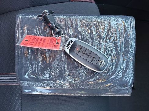 New 2025 Nissan Versa SR w/ Trunk Package image 31