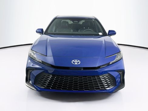 Used 2026 Toyota Camry SE w/ Convenience Package FWD image 2