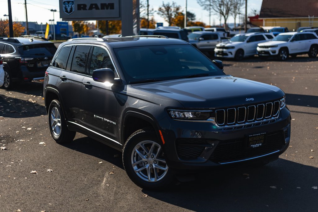 New 2025 Jeep Grand Cherokee Laredo X w/ Trailer Tow Package AWD/4WD image 2
