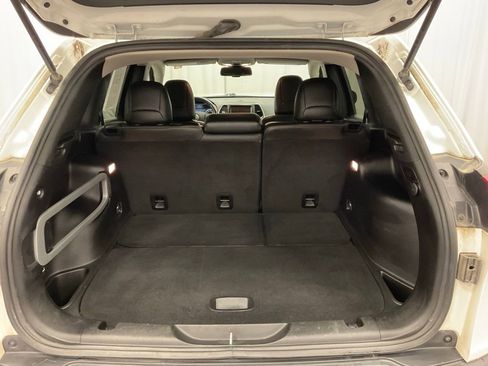 Used 2016 Jeep Cherokee Limited FWD image 8