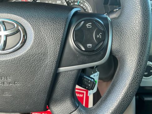 Used 2014 Toyota Camry LE image 26