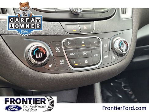 Used 2022 Chevrolet Malibu LT image 24