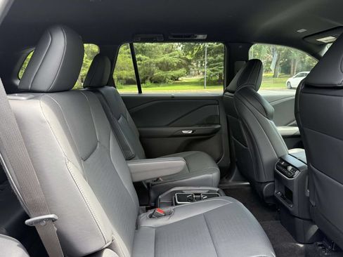 Used 2026 Lexus TX 500h AWD w/ Technology Package image 17