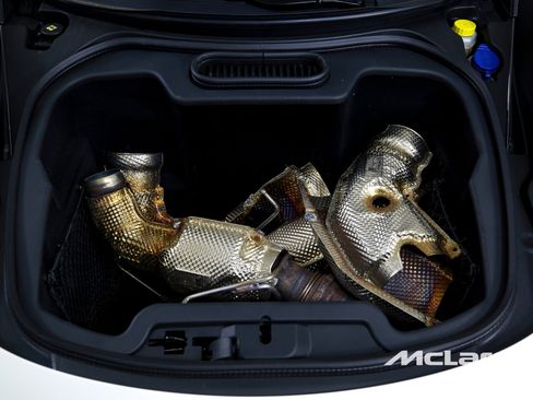 Used 2015 McLaren 650S Spider image 18