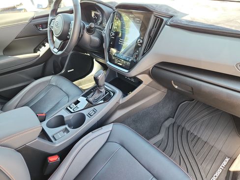 Used 2024 Subaru Crosstrek 2.5i Limited w/ Crosstrek Mirror Package AWD/4WD image 16