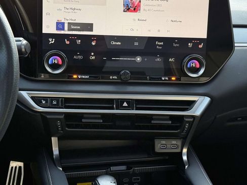 Used 2024 Lexus RX 500h F Sport image 20