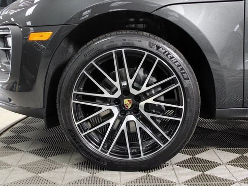 Certified 2026 Porsche Macan AWD/4WD image 38