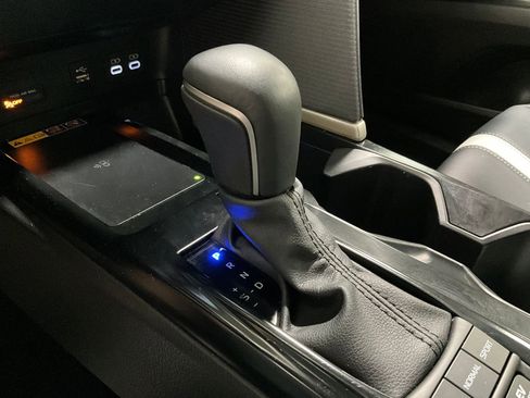 Used 2025 Toyota Camry SE image 17