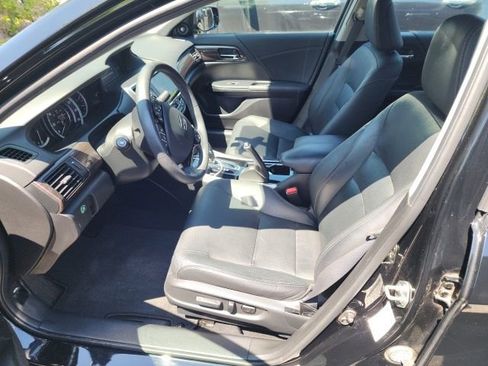 Used 2017 Honda Accord EX-L image 4