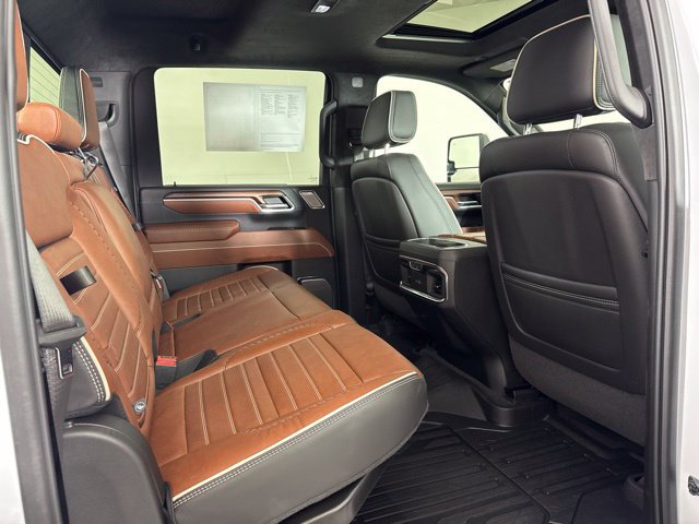 Used 2025 GMC Sierra 3500 Denali Ultimate AWD/4WD image 5