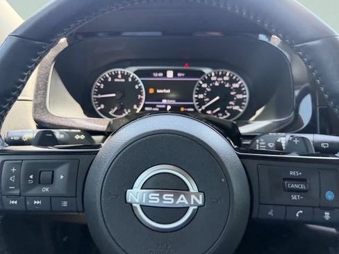 Used 2022 Nissan Pathfinder SL FWD image 31