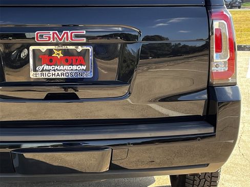 Used 2017 GMC Yukon SLT image 6
