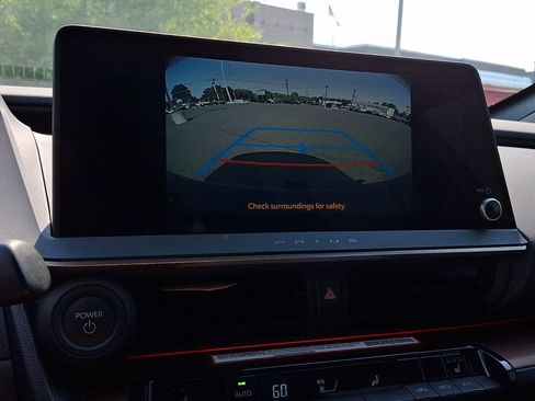 Used 2024 Toyota Prius Prime FWD image 20