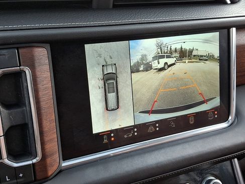 Used 2023 GMC Yukon Denali Ultimate image 32