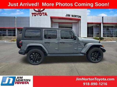 Used 2022 Jeep Wrangler Unlimited Sahara AWD/4WD image 7