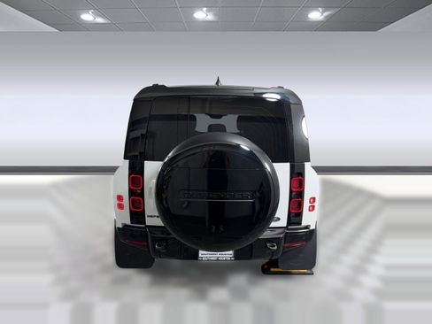 Used 2023 Land Rover Defender 110 X-Dynamic SE AWD/4WD image 10