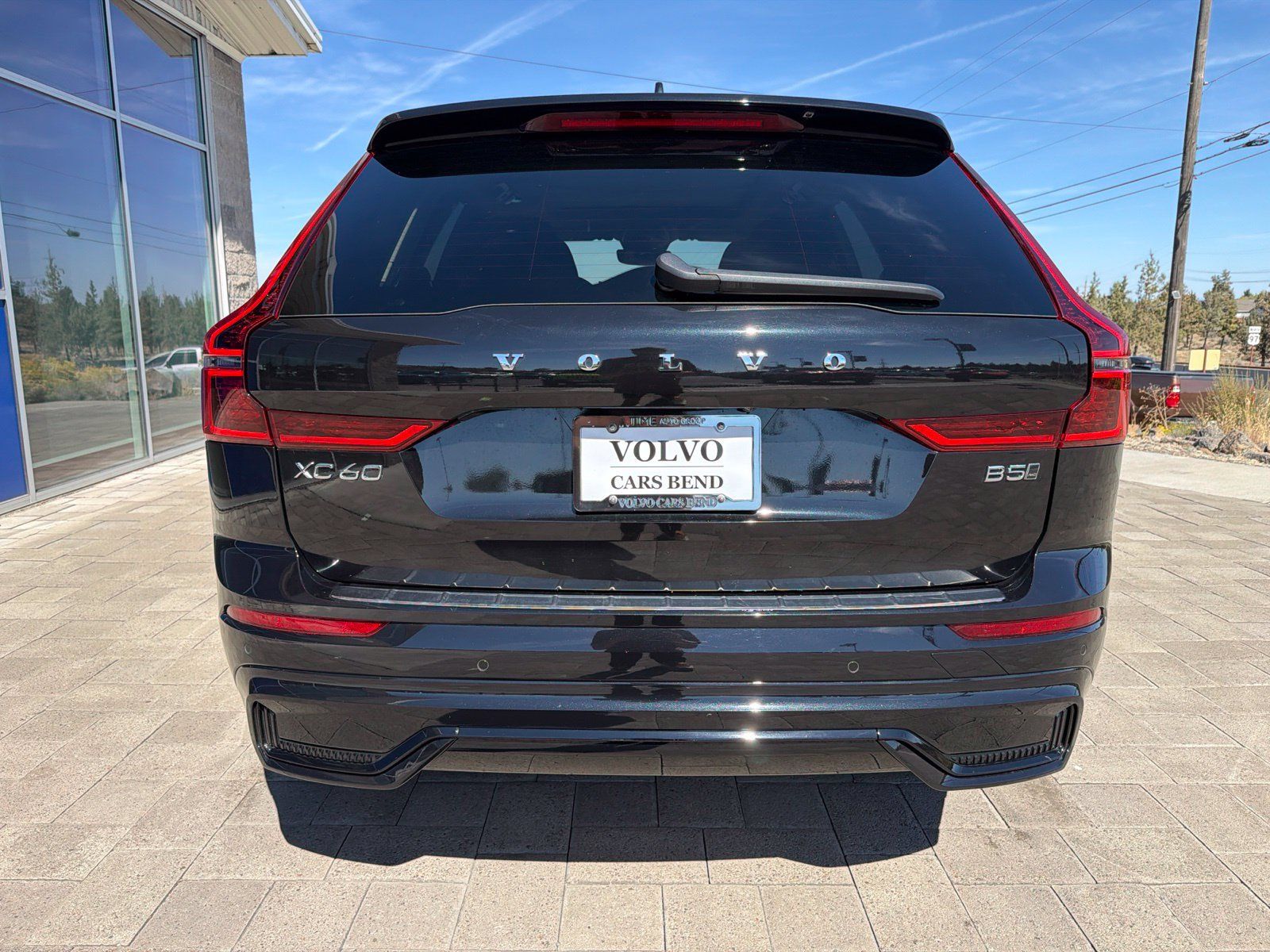 Used 2026 Volvo XC60 B5 Plus AWD/4WD image 6